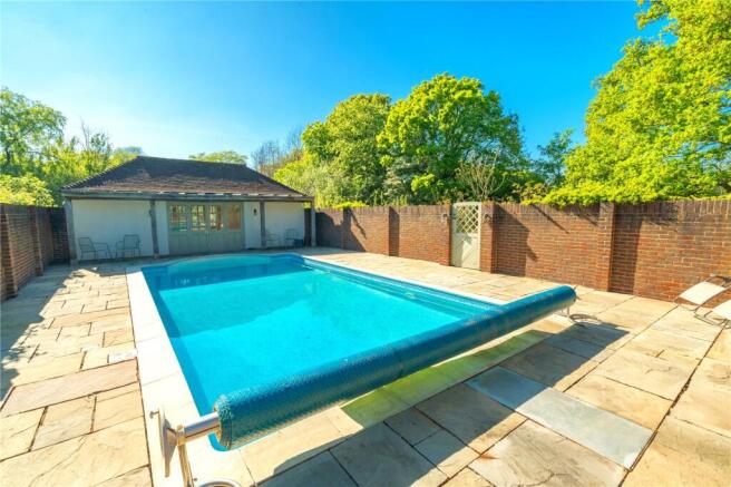 33 Swimming Pool