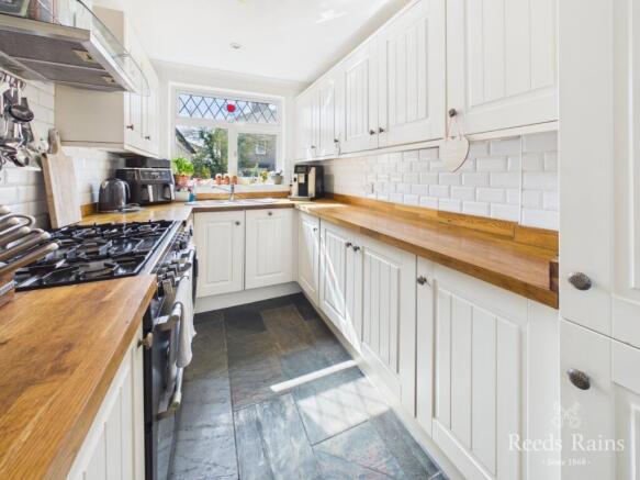 4 bed Semi-Detached for sale Image 9