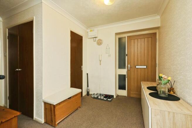 3 bed Flat for sale Image 11