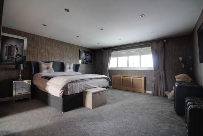 Bedroom 1 (Double with Ensuite)