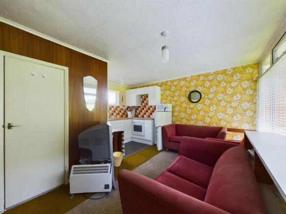 CAM02546G0-PR0190-STILL004.jpg
