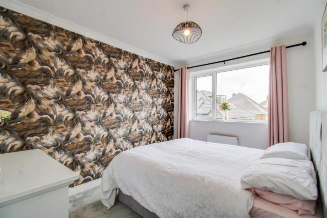 3 bed Town House for sale Image 6