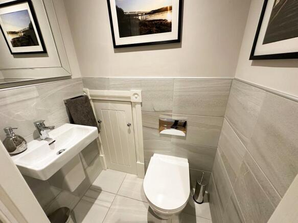 3 bed Terraced for sale Image 6
