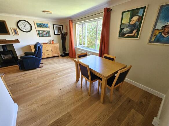 Dining Area.jpg