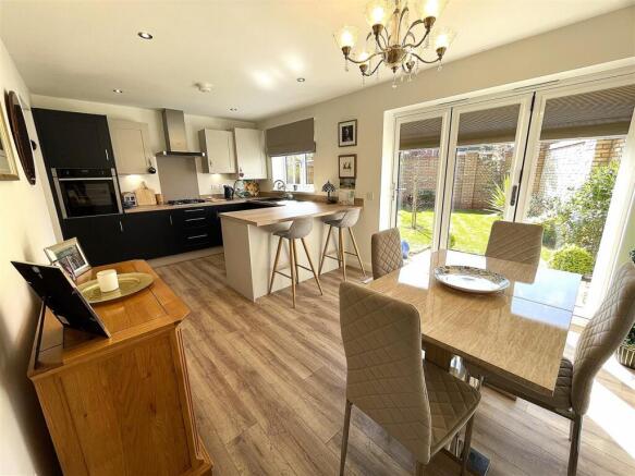 3 bed Detached for sale Image 11