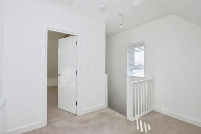 4 bed Semi-Detached for sale Image 9