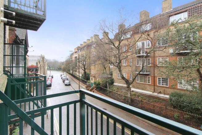 ALWard - Flat 3 Canada Wharf - bal_low.jpg