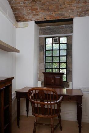 2 bed Terraced for sale Image 12