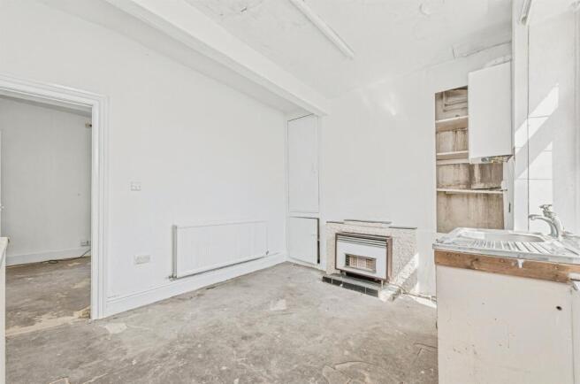 2 bed Terraced for sale Image 6