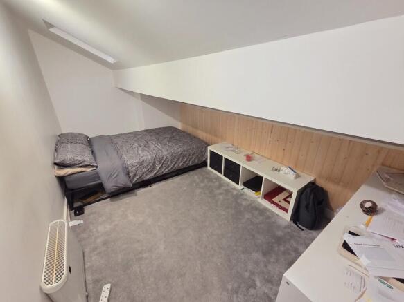 2 bed Terraced to rent Image 7