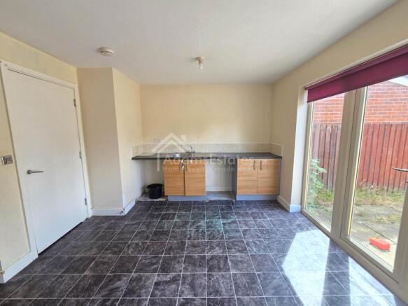 4 bed Terraced for sale Image 4