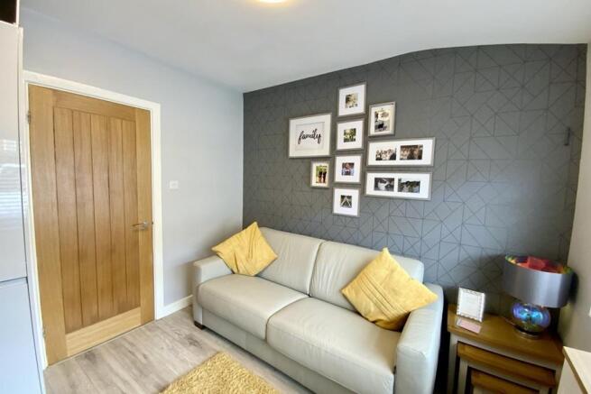 bedroom 4 /office