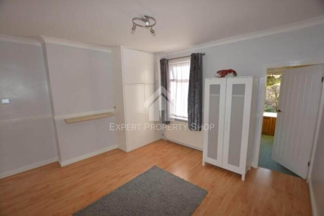 3 bed Terraced for sale Image 11