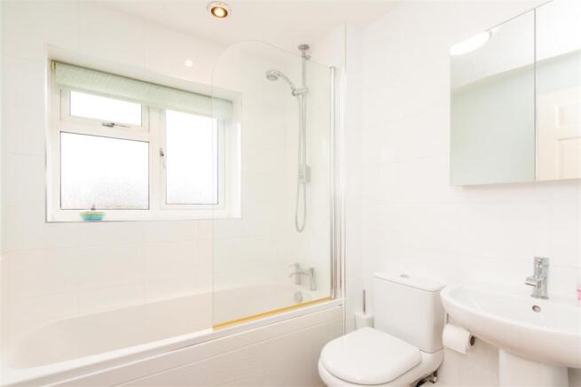 4 Markland Way17.jpg