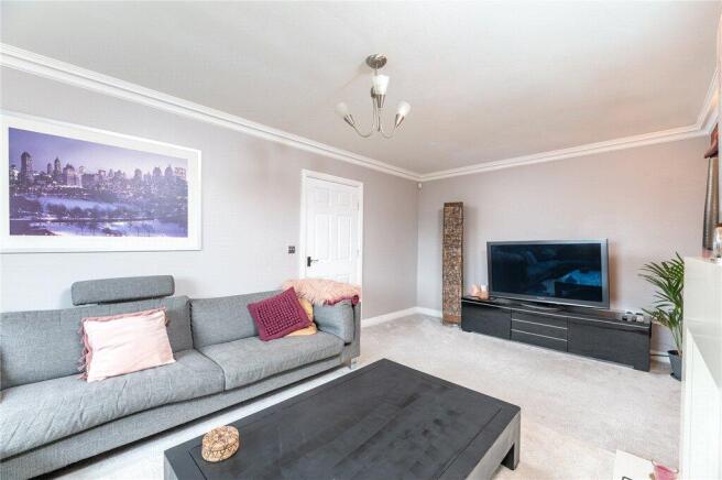 5 bed Detached for sale Image 4