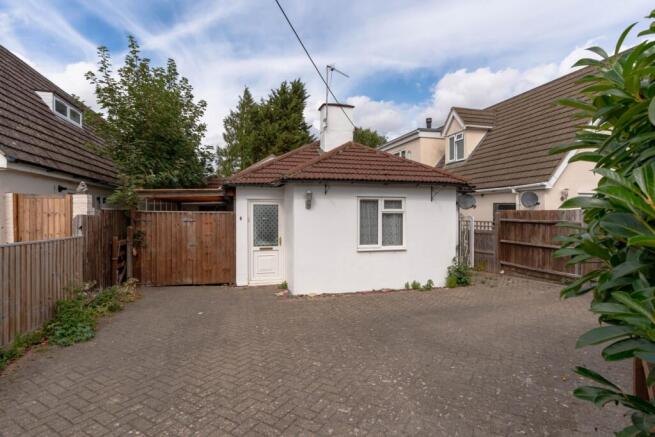 147 Radley Road-08883