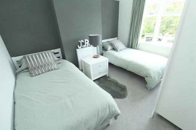 Bed3.JPG