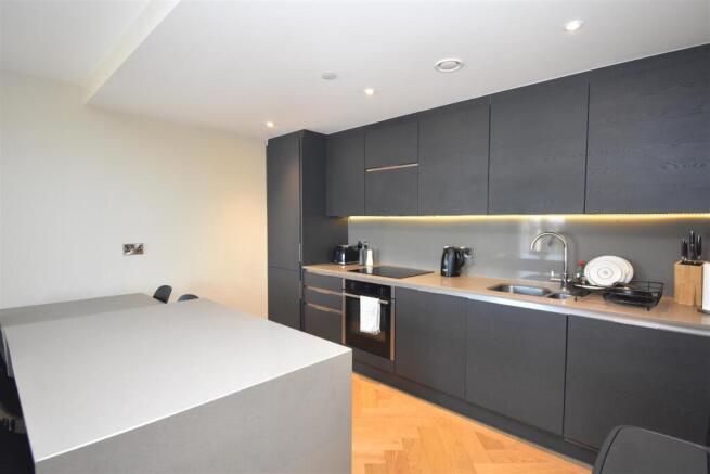 1 bed Apartment to rent Image 5
