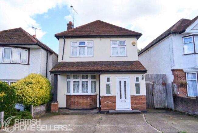 3-bed detached on St. Albans Road, Watford, Hertfordshire, WD25, £650,000