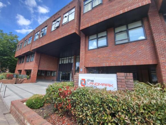 Stunning 1 Bedroom Apartment with Private Parking