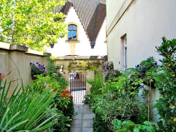 Courtyard Garden