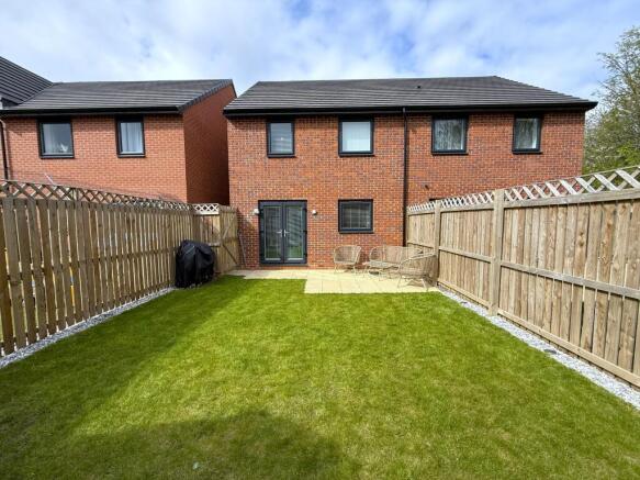 3 bed Semi-Detached for sale Image 9