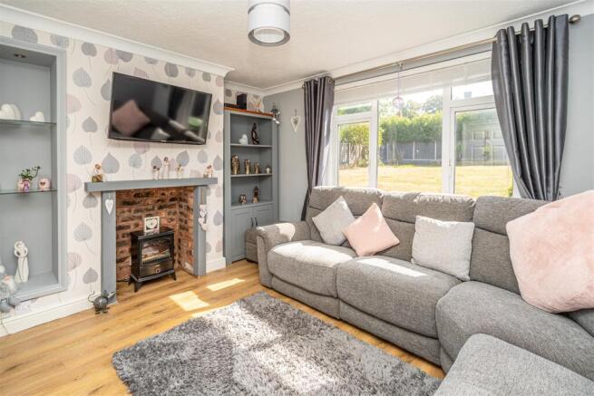 28 Woodhouse Road (17).jpg