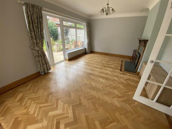 Lounge / Dining room