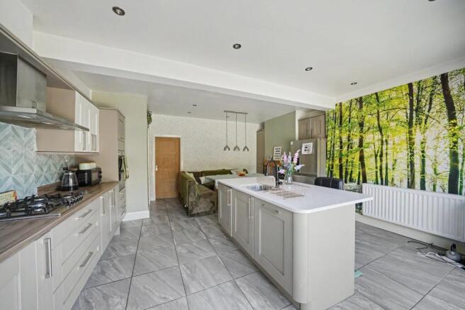 3 bed Semi-Detached for sale Image 10