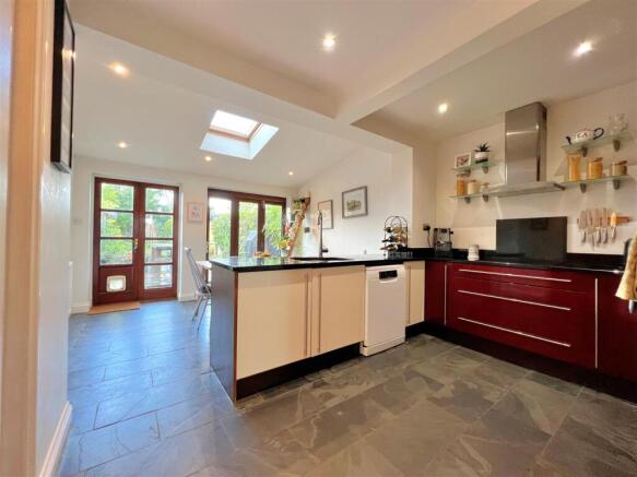 kitchen 3.jpg