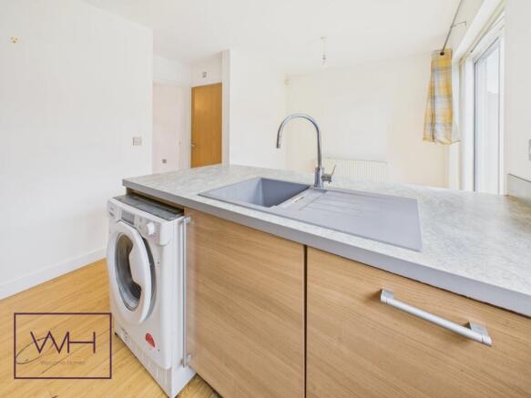 CAM03785G0-PR0303-ST