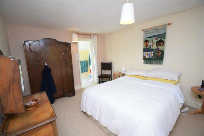 Bedroom 1.jpg