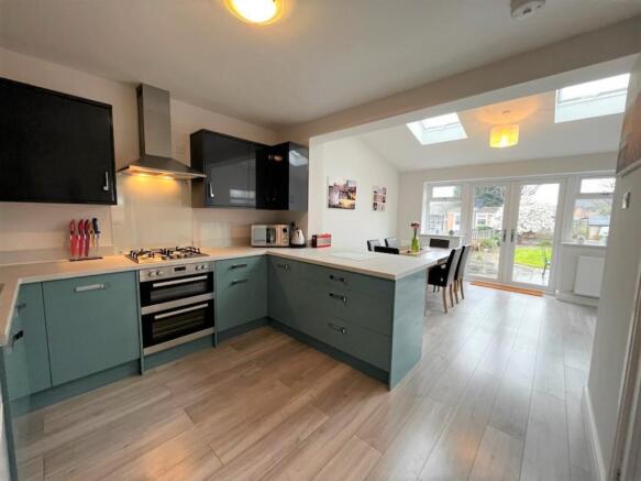 kitchen1.jpg
