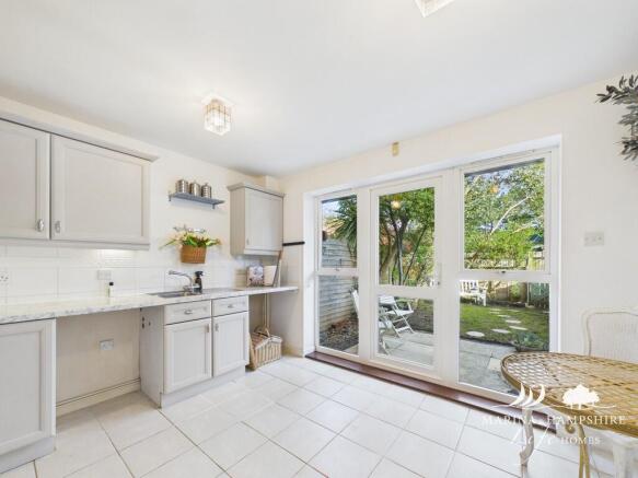 CAM03915G0-PR0039...