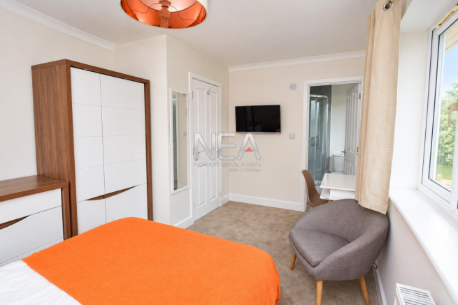 Bedroom Five & en-suite