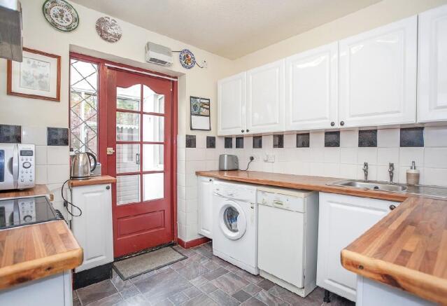 Kitchen 1.jpg