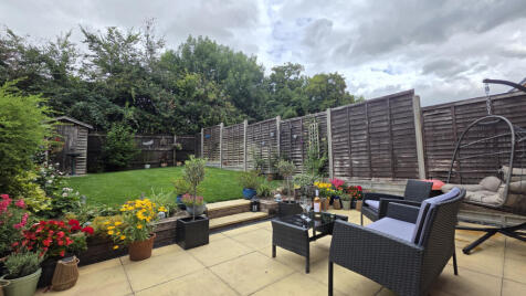 Flint Close, Southam, CV47