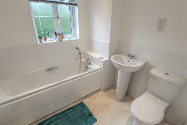 Family Bathroom/WC