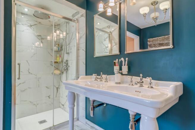 En Suite Bathroom