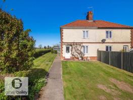16, Westfield, Upton NR13 6AX