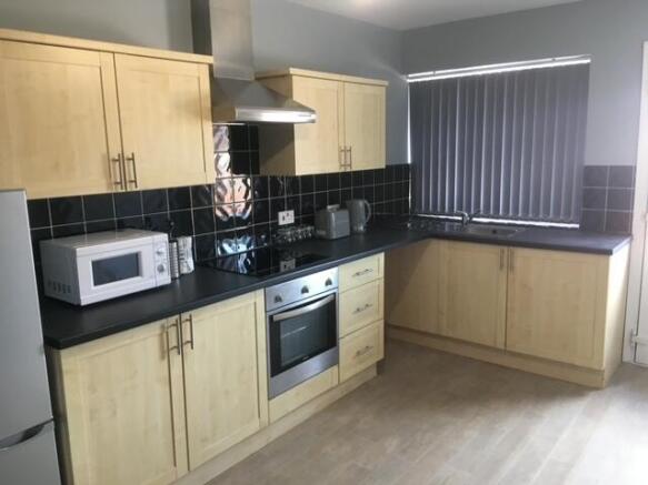 4 bed House of Multiple Occupation for sale Image 4