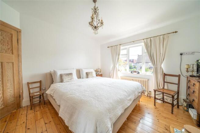 3 bed Semi-Detached for sale Image 6