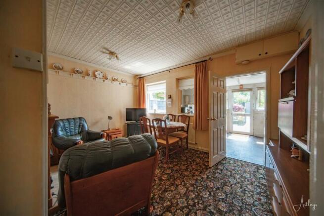 Living/dining room