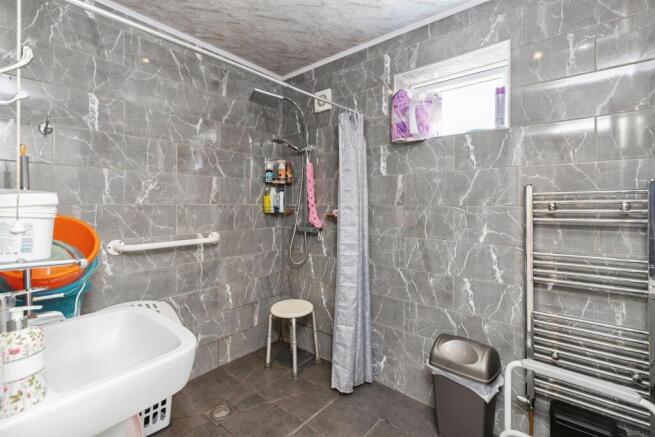 4 bed Semi-Detached for sale Image 11