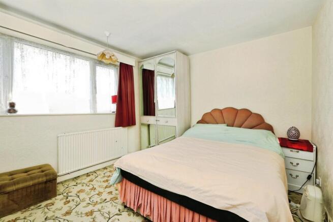 4 bed Detached for sale Image 6