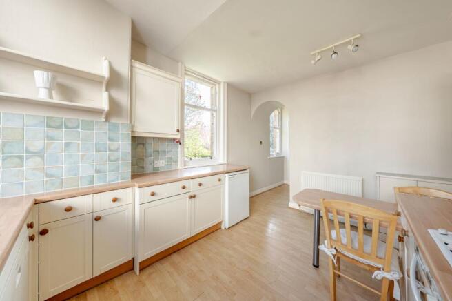 2 bed Flat for sale Image 9