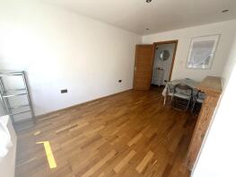 Flat A, 20, Whittington Road, Wood Green, London N22 8YD