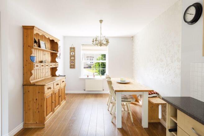 Kitchen / Dini...