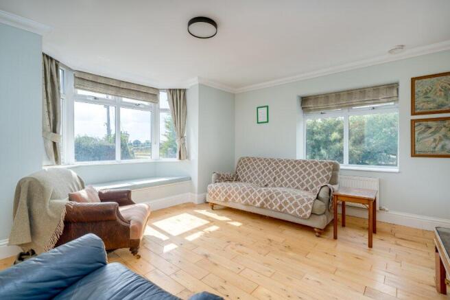 3 bed Bungalow for sale Image 2
