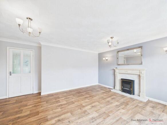 4 bed Semi-Detached for sale Image 9
